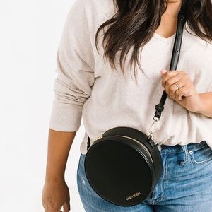 NEW Fawn Design Circle Bag in Black 🖤